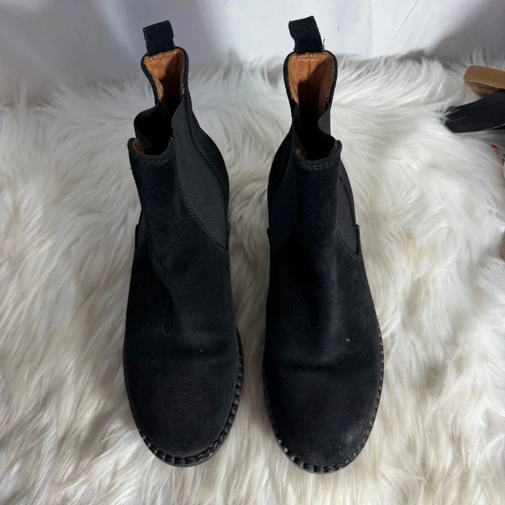 L'Amour‎ Des Pieds Black Suede Chelsea Boots Lug Sole Platform Ankle Booties